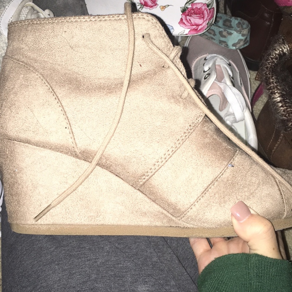 Wedge boots